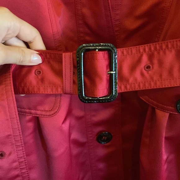 AUTHENTIC Red Burberry trench coat - Picture 7 of 11